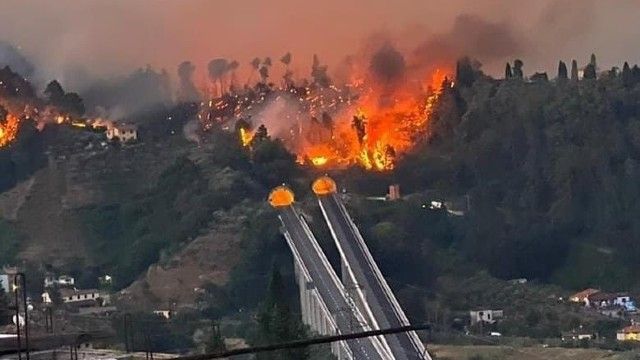 Incendio a Massarosa